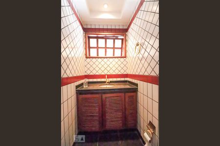 Casa para alugar com 420m², 4 quartos e 5 vagas Casa para alugar com 420m², 4 quartos e 5 vagasLavabo