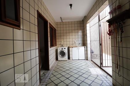 Casa para alugar com 420m², 4 quartos e 5 vagas Casa para alugar com 420m², 4 quartos e 5 vagasÁrea de serviço