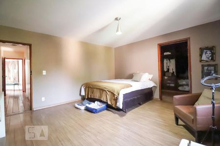 Casa para alugar com 420m², 4 quartos e 5 vagas Casa para alugar com 420m², 4 quartos e 5 vagasSuíte 2