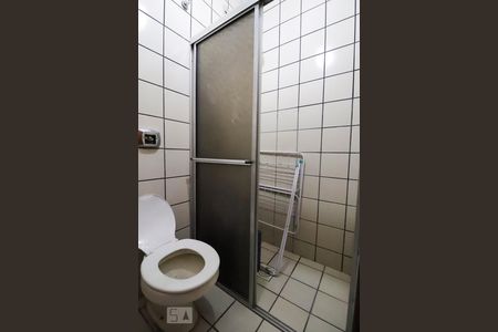 Casa para alugar com 420m², 4 quartos e 5 vagas Casa para alugar com 420m², 4 quartos e 5 vagasBanheiro de serviço