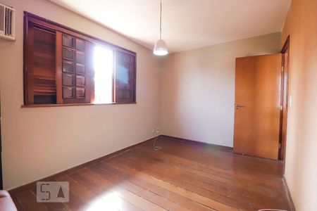 Casa para alugar com 420m², 4 quartos e 5 vagas Casa para alugar com 420m², 4 quartos e 5 vagasEscritório