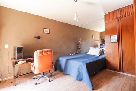 Casa para alugar com 420m², 4 quartos e 5 vagas Casa para alugar com 420m², 4 quartos e 5 vagasSuíte 1