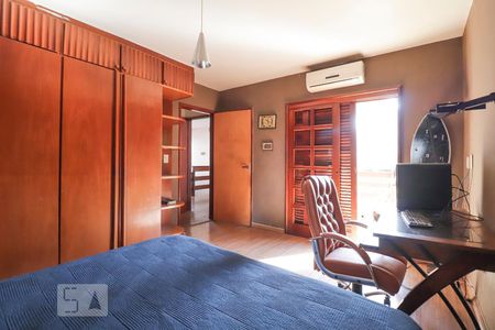 Casa para alugar com 420m², 4 quartos e 5 vagas Casa para alugar com 420m², 4 quartos e 5 vagasSuíte 1