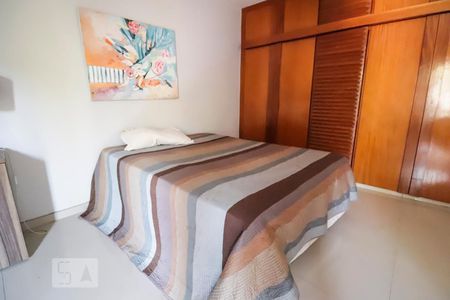 Casa para alugar com 420m², 4 quartos e 5 vagas Casa para alugar com 420m², 4 quartos e 5 vagasQuarto 2