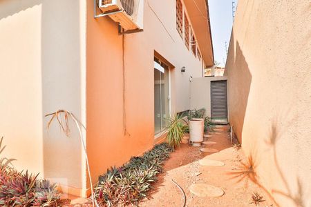 Casa para alugar com 420m², 4 quartos e 5 vagas Casa para alugar com 420m², 4 quartos e 5 vagasJardim