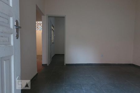 Sala de casa para alugar com 1 quarto, 65m² em Cascadura, Rio de Janeiro