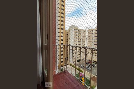 Varanda  de apartamento para alugar com 2 quartos, 70m² em Vila Uberabinha, São Paulo