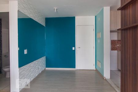 Sala de apartamento para alugar com 2 quartos, 45m² em Jardim Guairaca, São Paulo