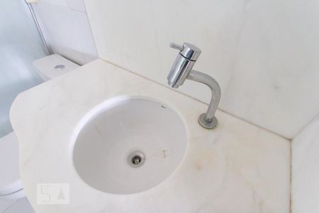 Banheiro de apartamento para alugar com 1 quarto, 40m² em Asa Norte, Brasília