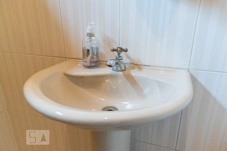 Lavabo de casa para alugar com 3 quartos, 175m² em Jardim Modelo, São Paulo