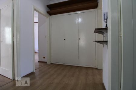Closet corredor dos Quartos de casa à venda com 3 quartos, 351m² em Campo Belo, São Paulo