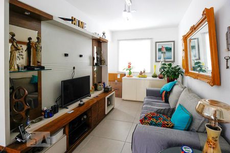 Sala de casa de condomínio à venda com 3 quartos, 107m² em Vargem Pequena, Rio de Janeiro