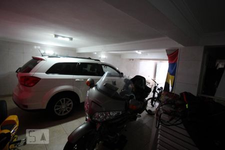 Garagem de casa à venda com 3 quartos, 300m² em Vila Regente Feijó, São Paulo