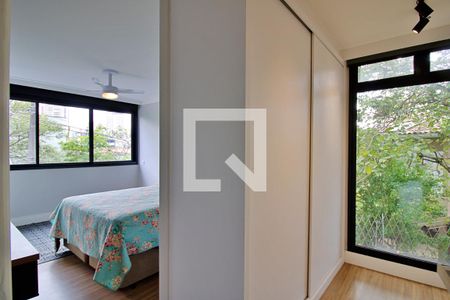 Suíte  de casa à venda com 5 quartos, 300m² em Retiro Morumbi, São Paulo