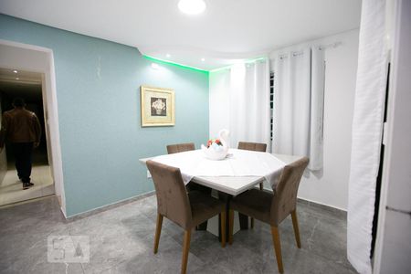 Sala de casa à venda com 6 quartos, 300m² em Vila Verde, São Paulo