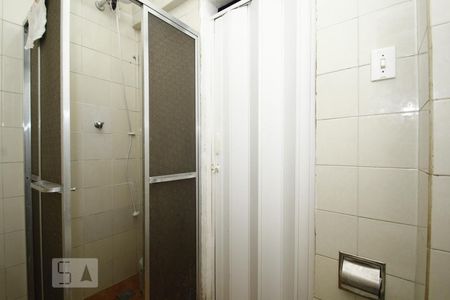 Banheiro de kitnet/studio para alugar com 1 quarto, 40m² em Centro, Rio de Janeiro