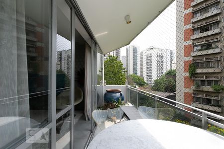 Varanda de apartamento para alugar com 3 quartos, 185m² em Alto de Pinheiros, São Paulo