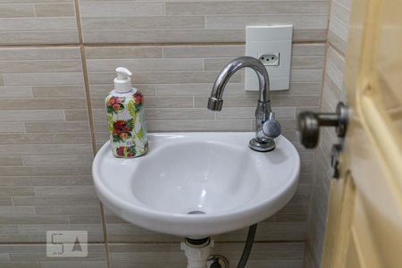 Lavabo de apartamento para alugar com 2 quartos, 98m² em Embaré, Santos