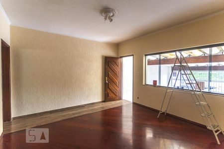 Casa à venda com 220m², 3 quartos e 2 vagasSala de estar