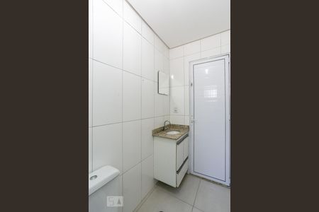 Banheiro de apartamento para alugar com 1 quarto, 30m² em Vila Baruel, São Paulo