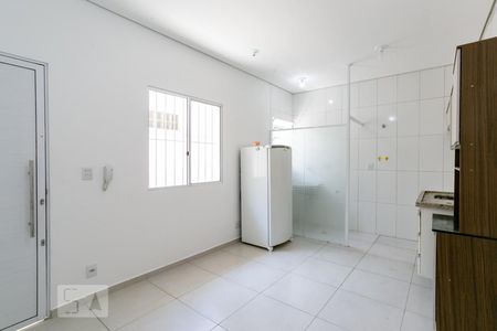 Sala/Cozinha de apartamento para alugar com 1 quarto, 30m² em Vila Baruel, São Paulo