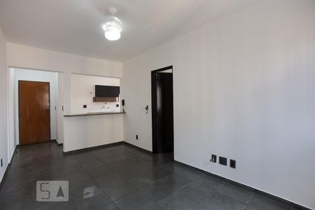 Sala de apartamento para alugar com 1 quarto, 43m² em Centro, Ribeirão Preto