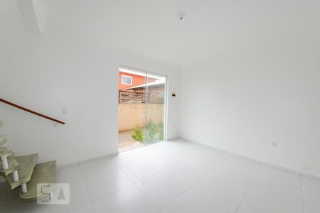 Sala de casa para alugar com 2 quartos, 72m² em São João do Rio Vermelho, Florianópolis