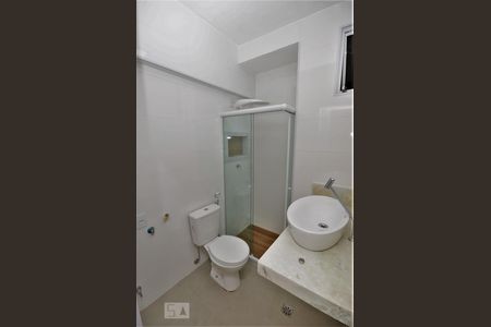 Banheiro Social de kitnet/studio para alugar com 1 quarto, 25m² em Flamengo, Rio de Janeiro