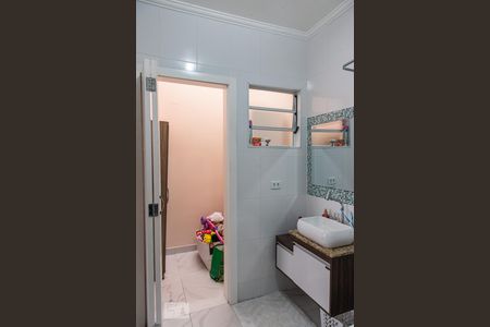 Banheiro da suíte de casa à venda com 3 quartos, 164m² em Vila Brasílio Machado, São Paulo