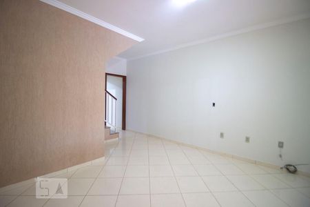 Casa à venda com 208m², 3 quartos e 2 vagasSala