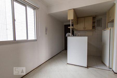 Sala de apartamento para alugar com 1 quarto, 37m² em Centro, Curitiba