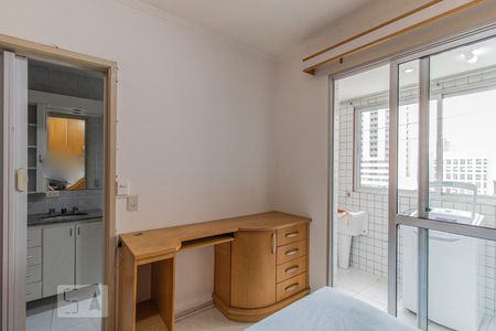 Quarto 1 de apartamento para alugar com 1 quarto, 37m² em Centro, Curitiba