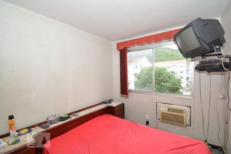 Quarto 1 de apartamento para alugar com 2 quartos, 47m² em Jardim Sulacap, Rio de Janeiro
