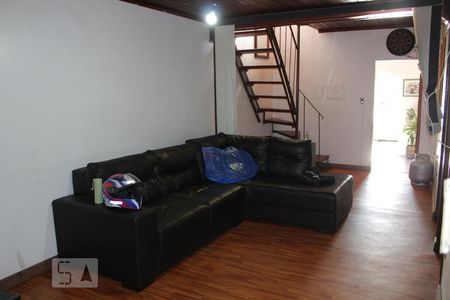 Sala de casa para alugar com 3 quartos, 498m² em Rubem Berta, Porto Alegre