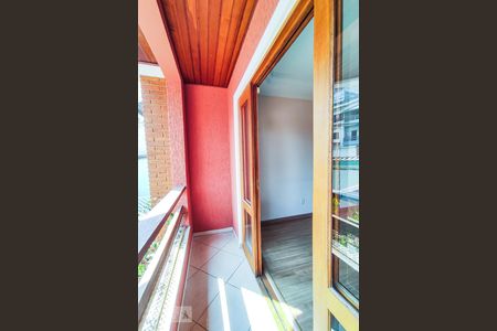 Sacada de casa à venda com 3 quartos, 400m² em Parque Monte Alegre, Taboão da Serra