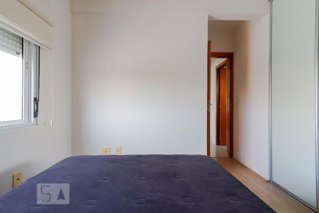 Quarto 1 de apartamento para alugar com 2 quartos, 65m² em Passo da Areia, Porto Alegre