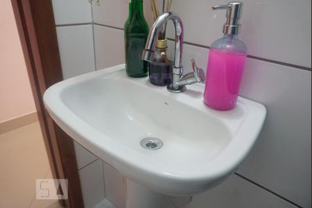 Lavabo de casa à venda com 3 quartos, 200m² em Vila Lais, São Paulo