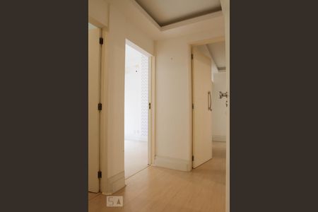 Corredor de apartamento à venda com 4 quartos, 140m² em Lagoa, Rio de Janeiro