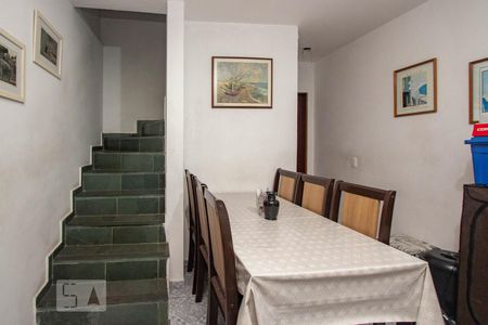 Sala de casa à venda com 3 quartos, 125m² em Jardim Mirna, Taboão da Serra