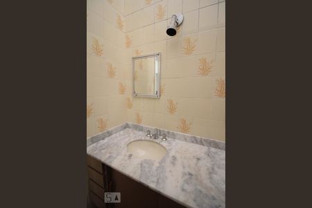 Casa à venda com 157m², 4 quartos e 3 vagas Casa à venda com 157m², 4 quartos e 3 vagasBanheiro da Suíte 1