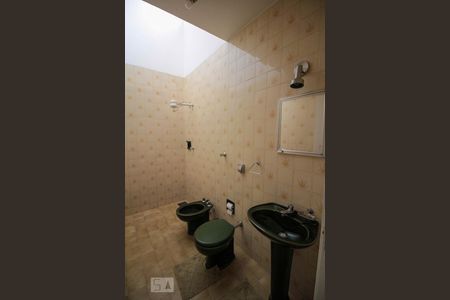 Casa à venda com 157m², 4 quartos e 3 vagas Casa à venda com 157m², 4 quartos e 3 vagasBanheiro