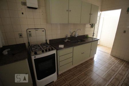 Casa à venda com 157m², 4 quartos e 3 vagas Casa à venda com 157m², 4 quartos e 3 vagasCozinha