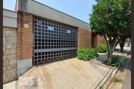 Casa à venda com 157m², 4 quartos e 3 vagas Casa à venda com 157m², 4 quartos e 3 vagasFachada