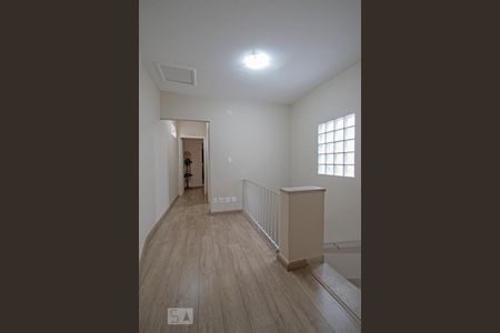 Hall dos Quartos e Banheiro de casa à venda com 3 quartos, 150m² em Jardim das Acacias, São Paulo