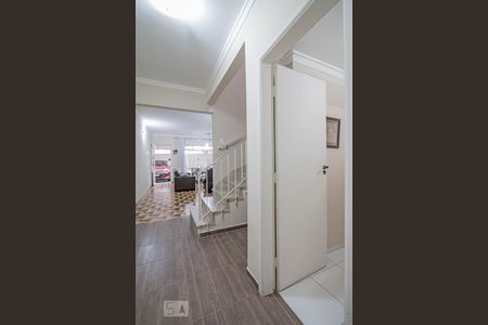 Hall do Lavabo e Escada de casa à venda com 3 quartos, 150m² em Jardim das Acacias, São Paulo