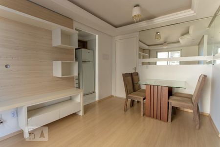 Sala de apartamento para alugar com 2 quartos, 48m² em Igara, Canoas