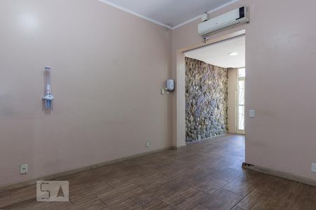 Sala de casa à venda com 6 quartos, 150m² em Floresta, Porto Alegre