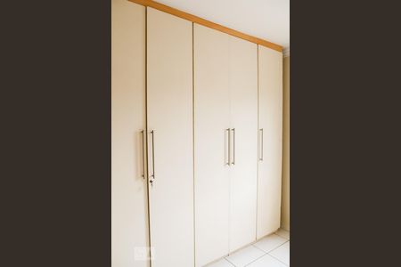 Quarto 1 de apartamento para alugar com 2 quartos, 63m² em Vila Anhangüera, São Paulo