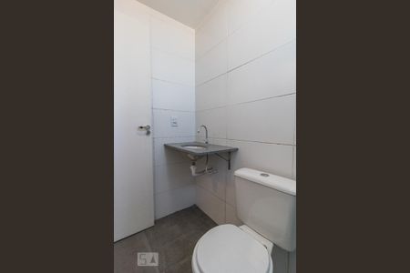 Banheiro da Suíte  de apartamento à venda com 2 quartos, 55m² em Sarandi, Porto Alegre