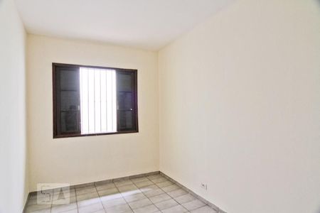 Quarto 2 de casa para alugar com 2 quartos, 137m² em Jardim Mariliza, São Paulo